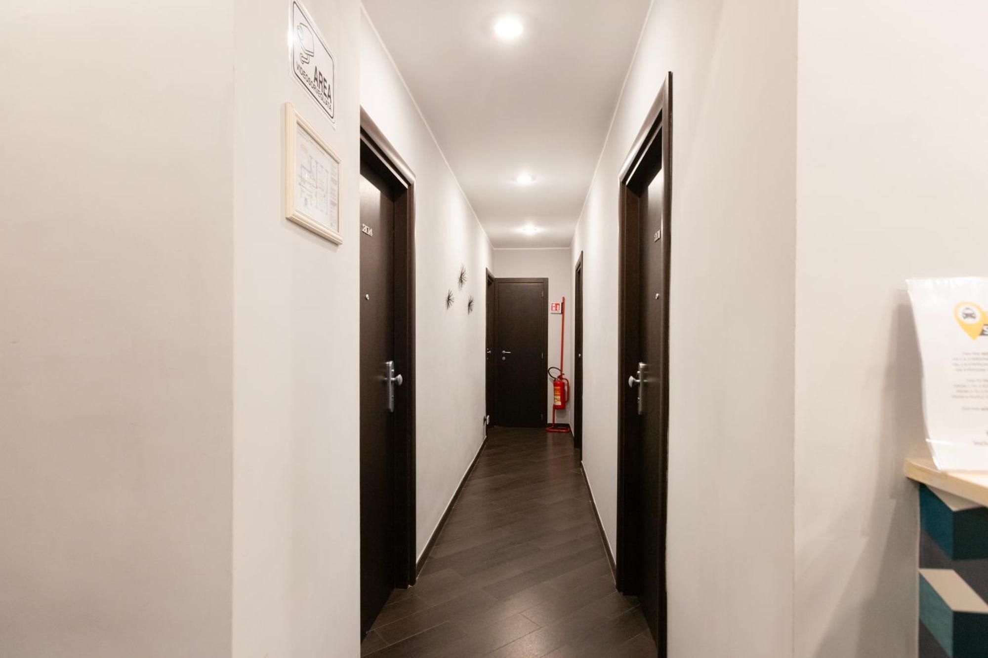 Cloud 9 Hotel Roma Esterno foto